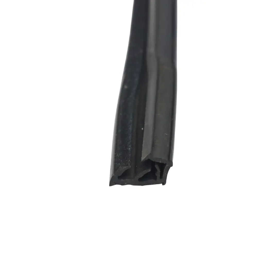 Baguette de protection de vitre Porte avant gauche Cadre pour Volkswagen Tiguan 5N à propos du numéro de pièce 5N0837431E Volkswagen Tiguan 5N Baguette de protection de vitre Porte avant gauche Cadre - SKU 5N0837431E - Numéro de pièce 5N0837431E