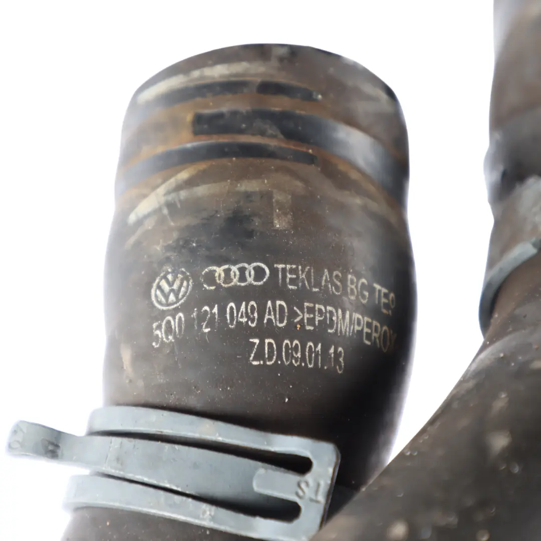 Wasser Kühl Mittel Rohr Schlauch Leitung für Volkswagen Audi A3 8V Seat mit Teilenummer 5Q0121049AD Volkswagen Audi A3 8V Seat Wasser Kühl Mittel Rohr Schlauch Leitung - SKU 5Q0121049AD - Teilenummer 5Q0121049AD