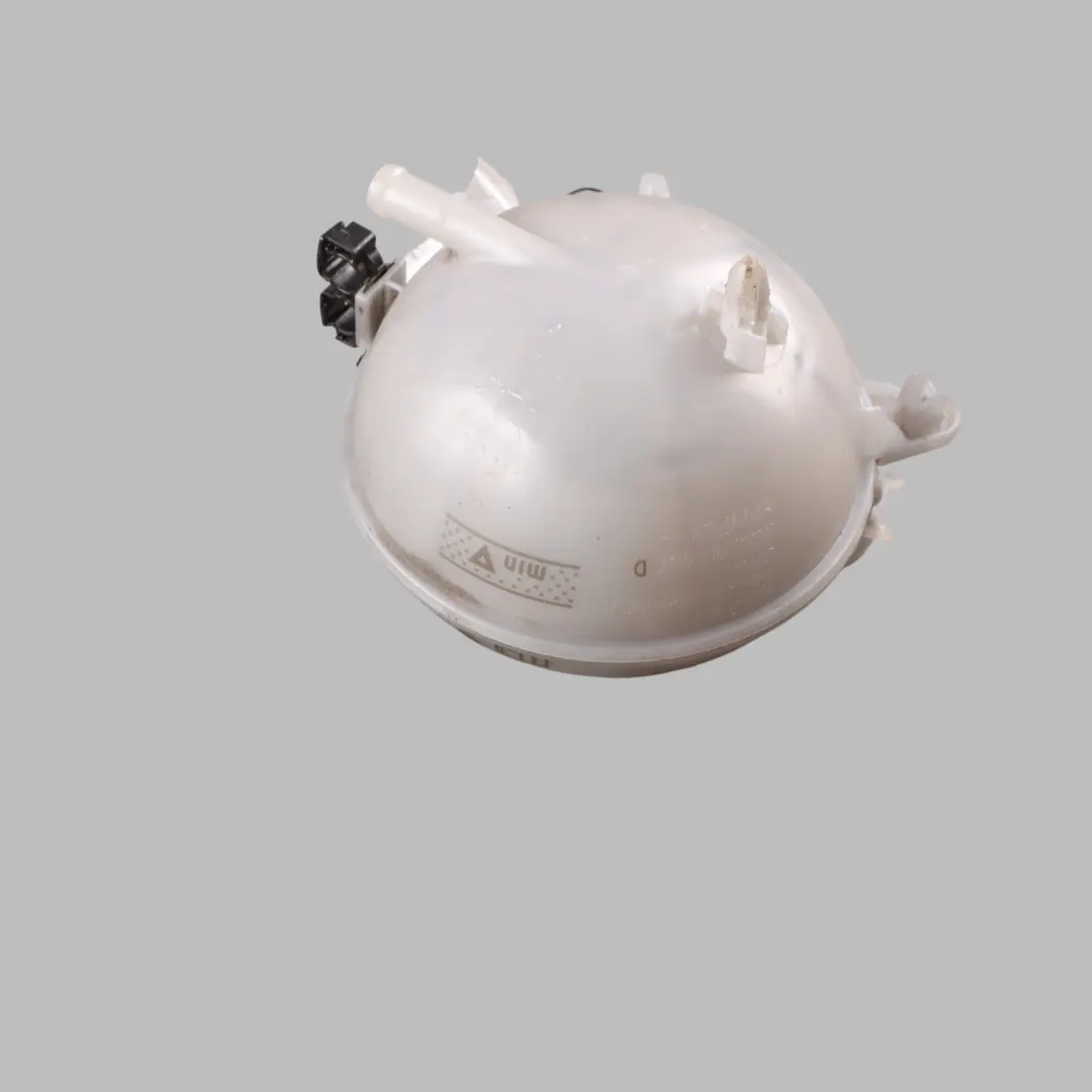Tanque Expansión Cabezal Depósito De Refrigerante Botella para Audi A3 8V con número de pieza 5Q0121407D Audi A3 8V Tanque Expansión Cabezal Depósito De Refrigerante Botella - SKU 5Q0121407D - Número de pieza 5Q0121407D