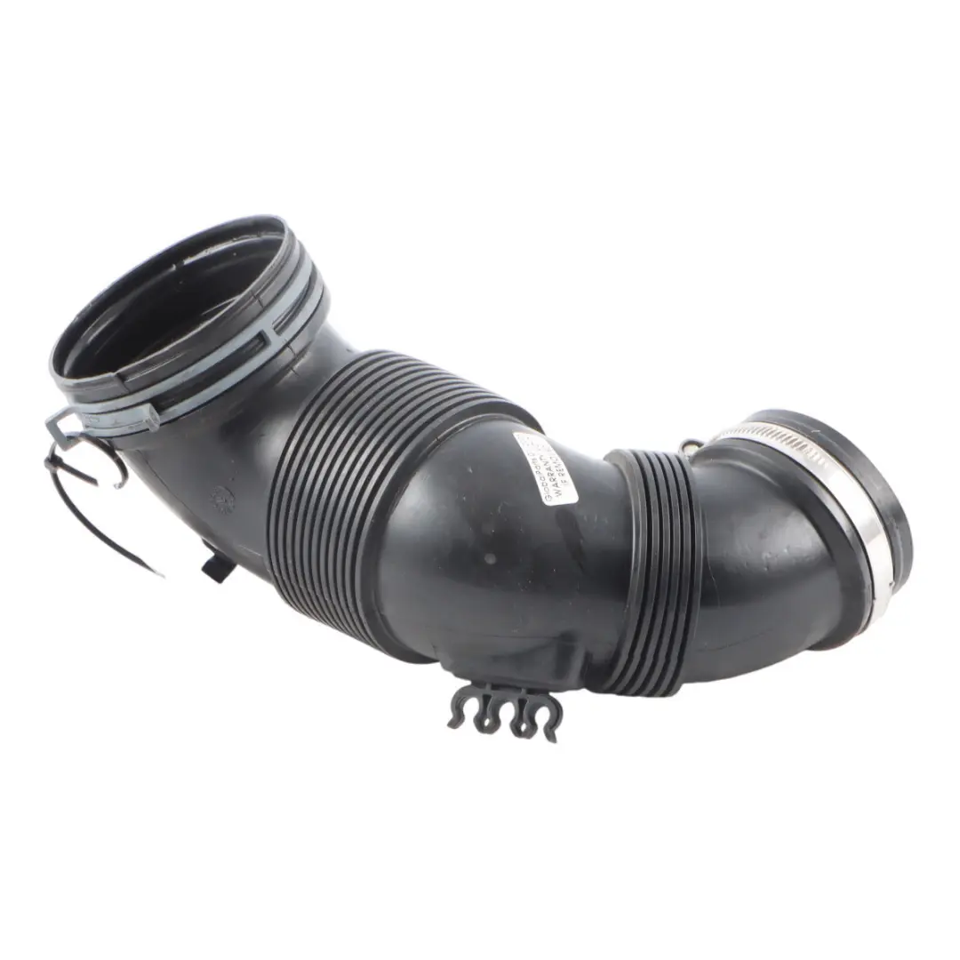 Tuyau D'Admission D'Air pour Audi A3 8V 2.0 TDI à propos du numéro de pièce 5Q0129654E Audi A3 8V 2.0 TDI Tuyau D'Admission D'Air - SKU 5Q0129654E - Numéro de pièce 5Q0129654E