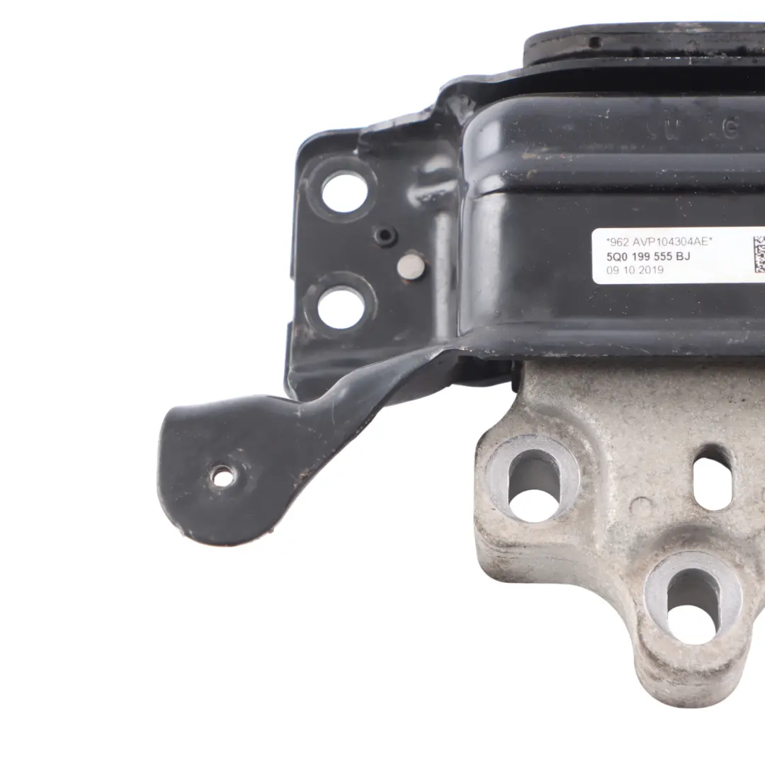 Audi A3 8V Engine Mount Support Mount Bracket Holder Left N/S - SKU 5Q0199555BJ - Part number 5Q0199555BJ