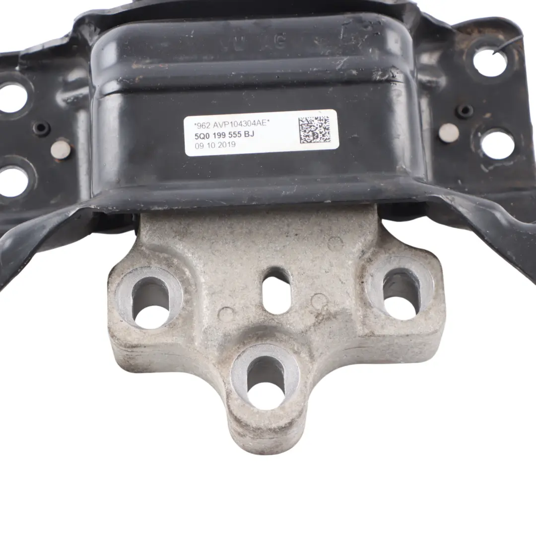 Audi A3 8V Engine Mount Support Mount Bracket Holder Left N/S - SKU 5Q0199555BJ - Part number 5Q0199555BJ