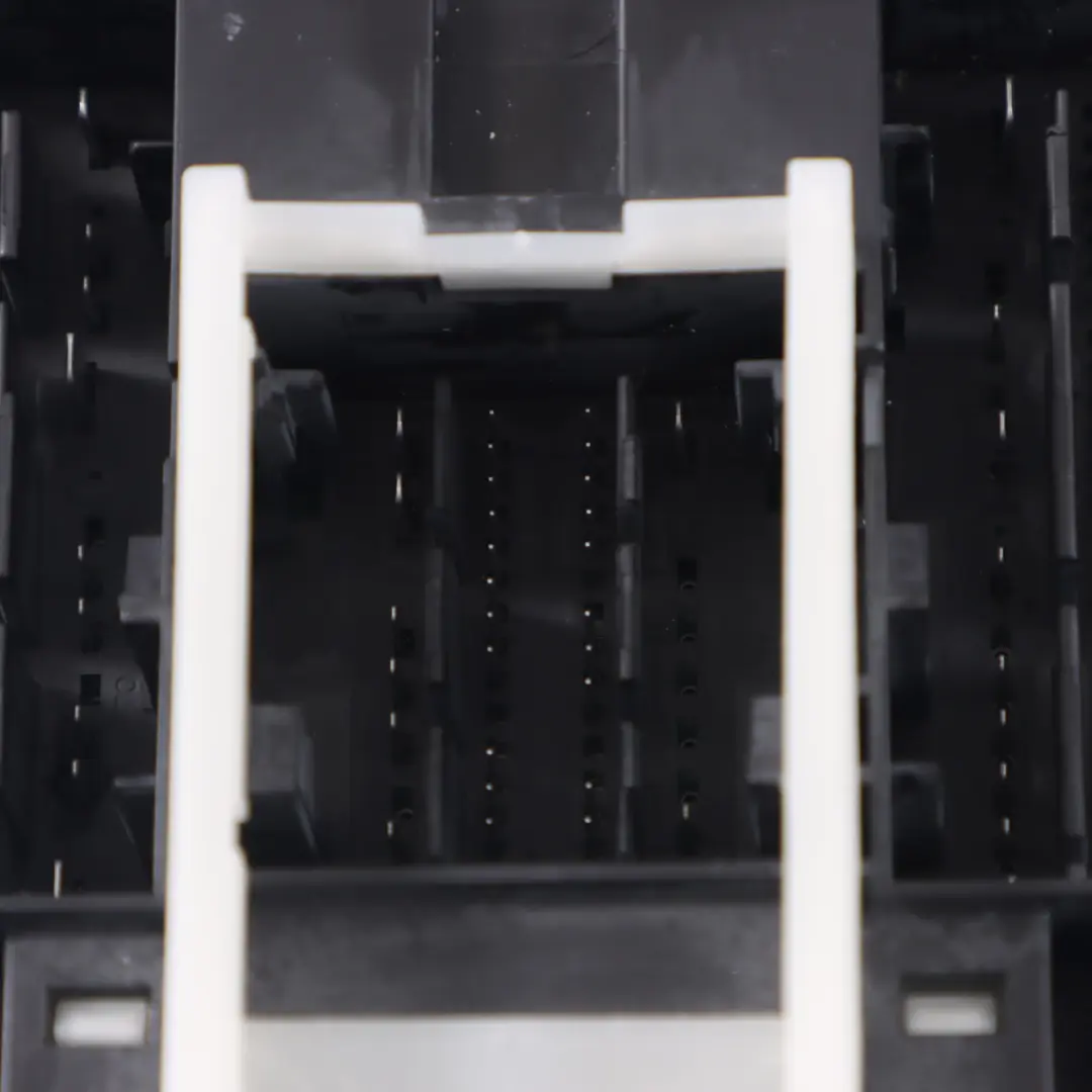 Unità di controllo del corpo Modulo BCM ECU per Skoda Octavia 5E con numero di parte 5Q0937084AC Skoda Octavia 5E Unità di controllo del corpo Modulo BCM ECU - SKU 5Q0937084AC - Numero di parte 5Q0937084AC