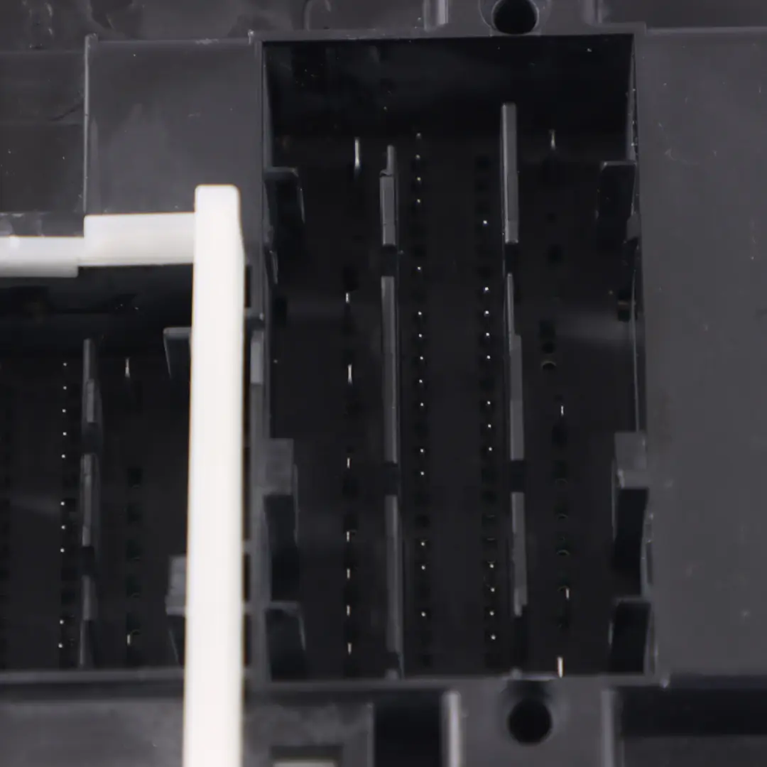 Karosserie-Steuergerät Modul BCM ECU Einheit für Skoda Octavia 5E mit Teilenummer 5Q0937084AC Skoda Octavia 5E Karosserie-Steuergerät Modul BCM ECU Einheit - SKU 5Q0937084AC - Teilenummer 5Q0937084AC