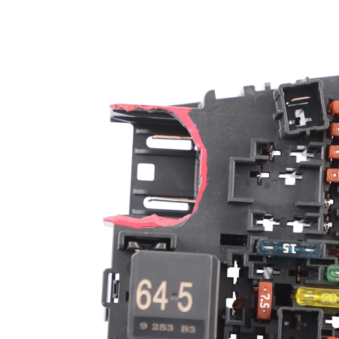 Fuse Relay Box Module Electrical Control Unit to Audi A3 8V with Part number 5Q0937615C Audi A3 8V Fuse Relay Box Module Electrical Control Unit - SKU 5Q0937615C - Part number 5Q0937615C