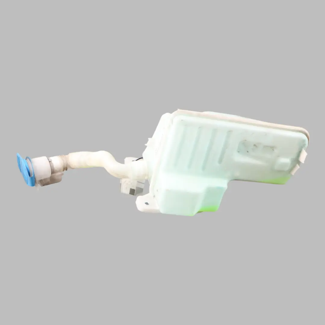 Zbiornik Płynu Spryskiwaczy do Audi A3 8V o numerze 5Q0955448AE Audi A3 8V Zbiornik Płynu Spryskiwaczy - SKU 5Q0955448AE - Numer Części 5Q0955448AE