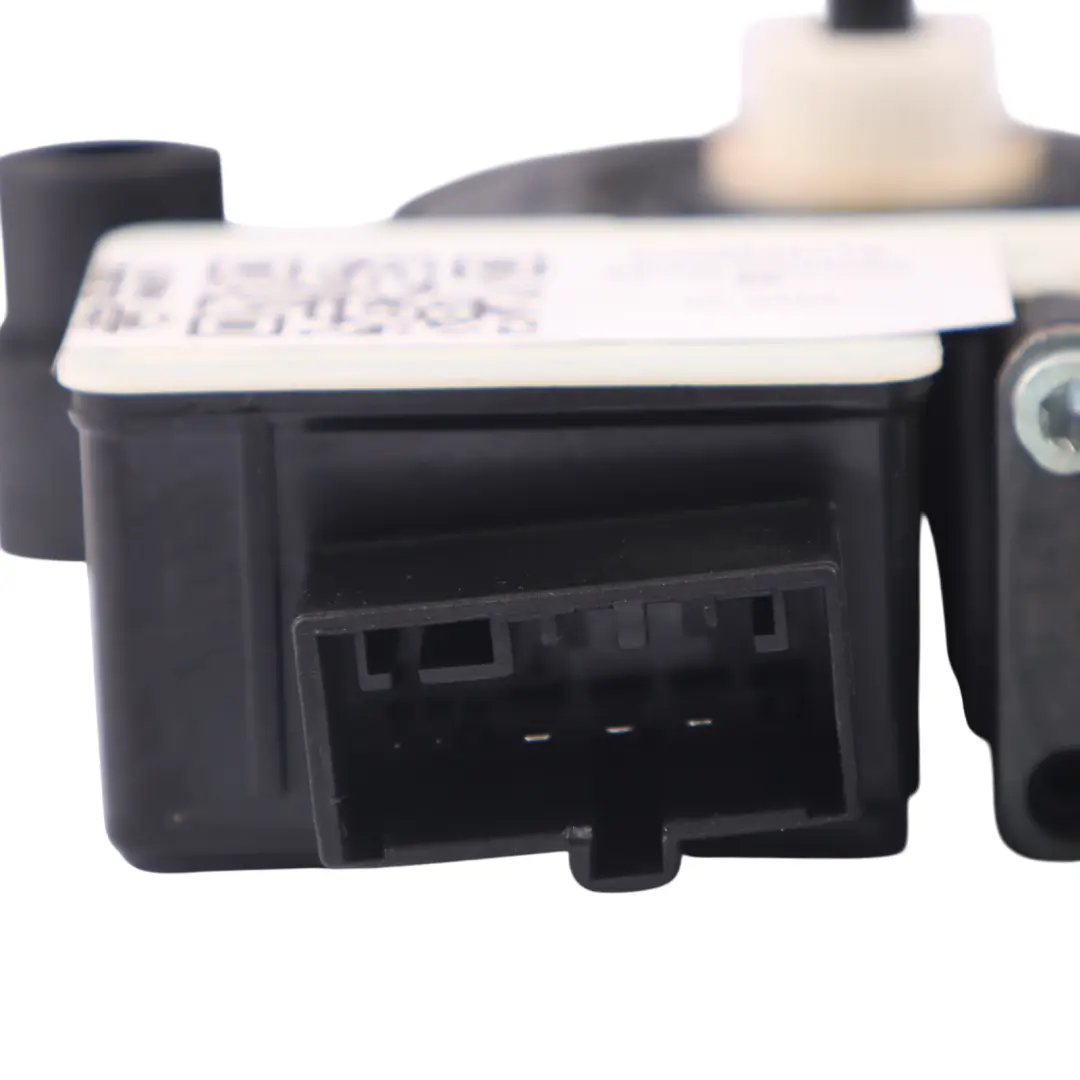 Skoda Octavia 5E Moteur lève vitre électrique arrière gauche - SKU 5Q0959811A - Numéro de pièce 5Q0959811A