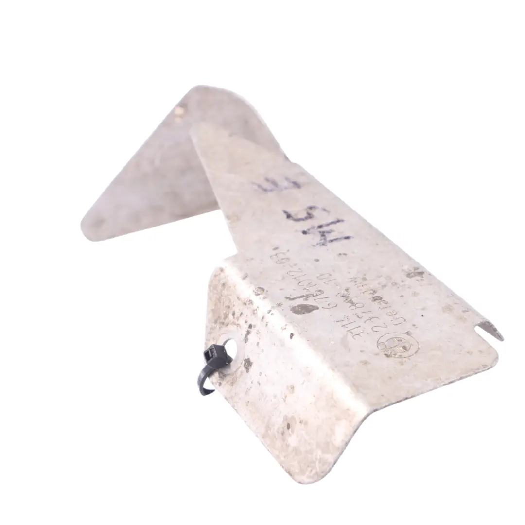 Osłona Termiczna Prawo do BMW E60 E61 E63 E64 M5 M6 o numerze 6761012 BMW E60 E61 E63 E64 M5 M6 Osłona Termiczna Prawo - SKU 6761012 - Numer Części 6761012