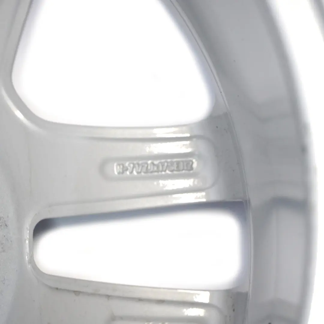 Cerchi in lega leggera argento a V raggi 130 17" 7,5J ET:40 per BMW X5 E53 con numero di parte 6761929 BMW X5 E53 Cerchi in lega leggera argento a V raggi 130 17" 7,5J ET:40 - SKU 6761929-1 - Numero di parte 6761929