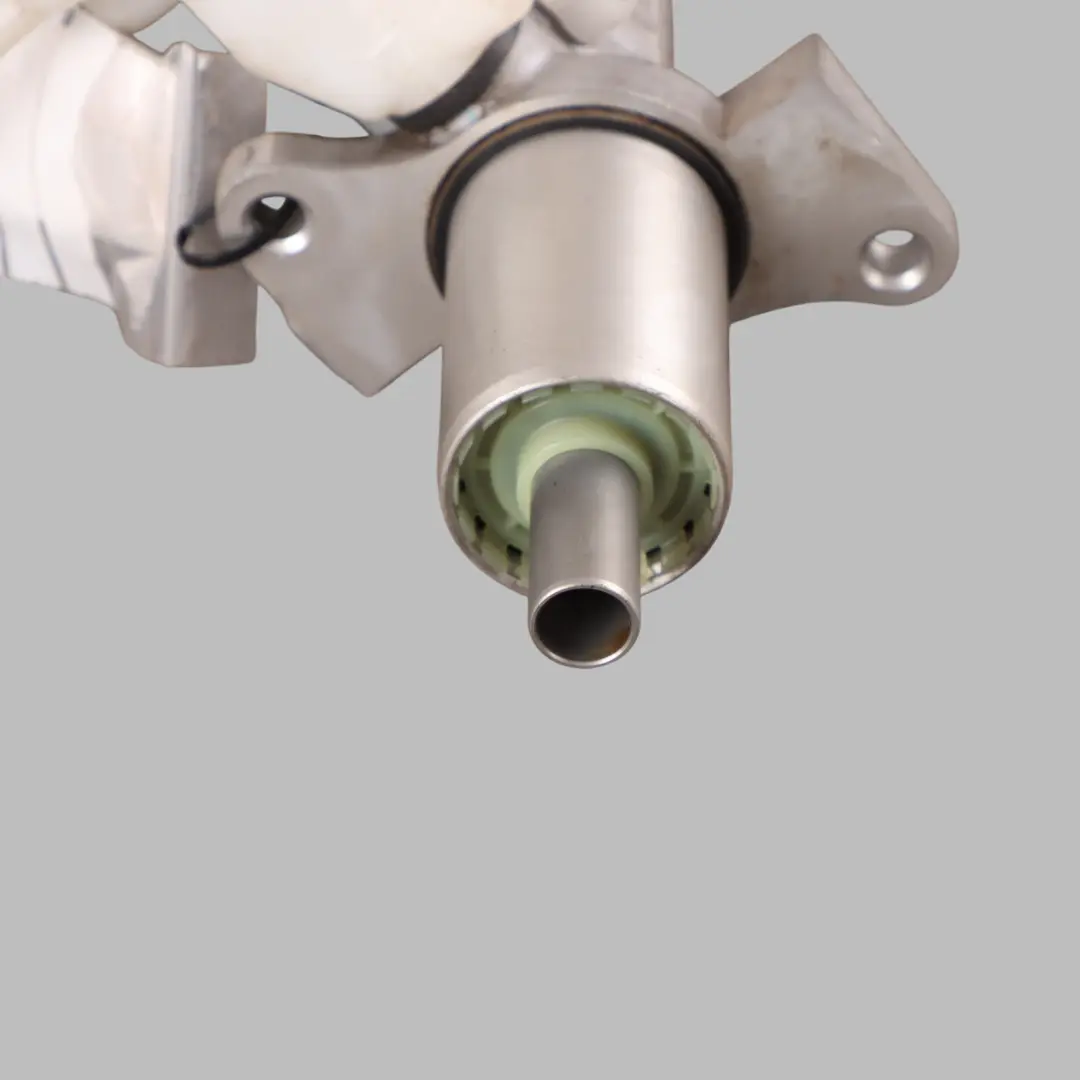 Brake Master Cylinder Expansion Tank to BMW X5 E70 F15 E71 F16 with Part number 6772930 BMW X5 E70 F15 E71 F16 Brake Master Cylinder Expansion Tank - SKU 6772930 - Part number 6772930