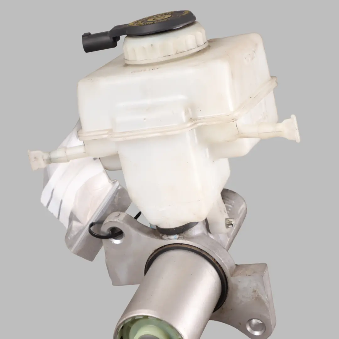 Brake Master Cylinder Expansion Tank to BMW X5 E70 F15 E71 F16 with Part number 6772930 BMW X5 E70 F15 E71 F16 Brake Master Cylinder Expansion Tank - SKU 6772930 - Part number 6772930