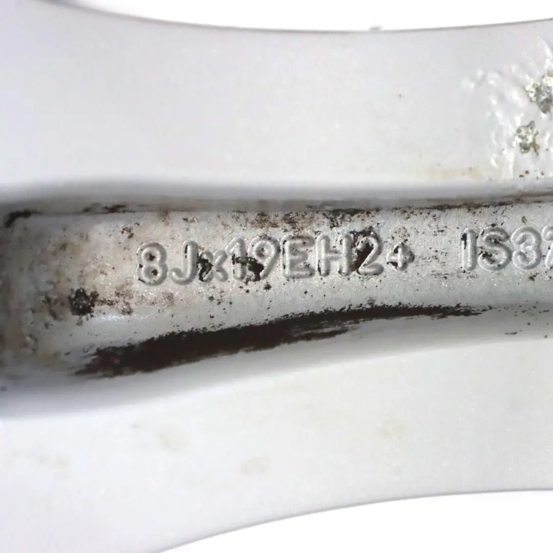 Vorne Alufelge Alu Felge 19" Sternspeiche 230 8J ET:37 für BMW 3 er E90 E91 E92 E93 mit Teilenummer 6785002 BMW 3 er E90 E91 E92 E93 Vorne Alufelge Alu Felge 19" Sternspeiche 230 8J ET:37 - SKU 6774724-2 - Teilenummer 6785002