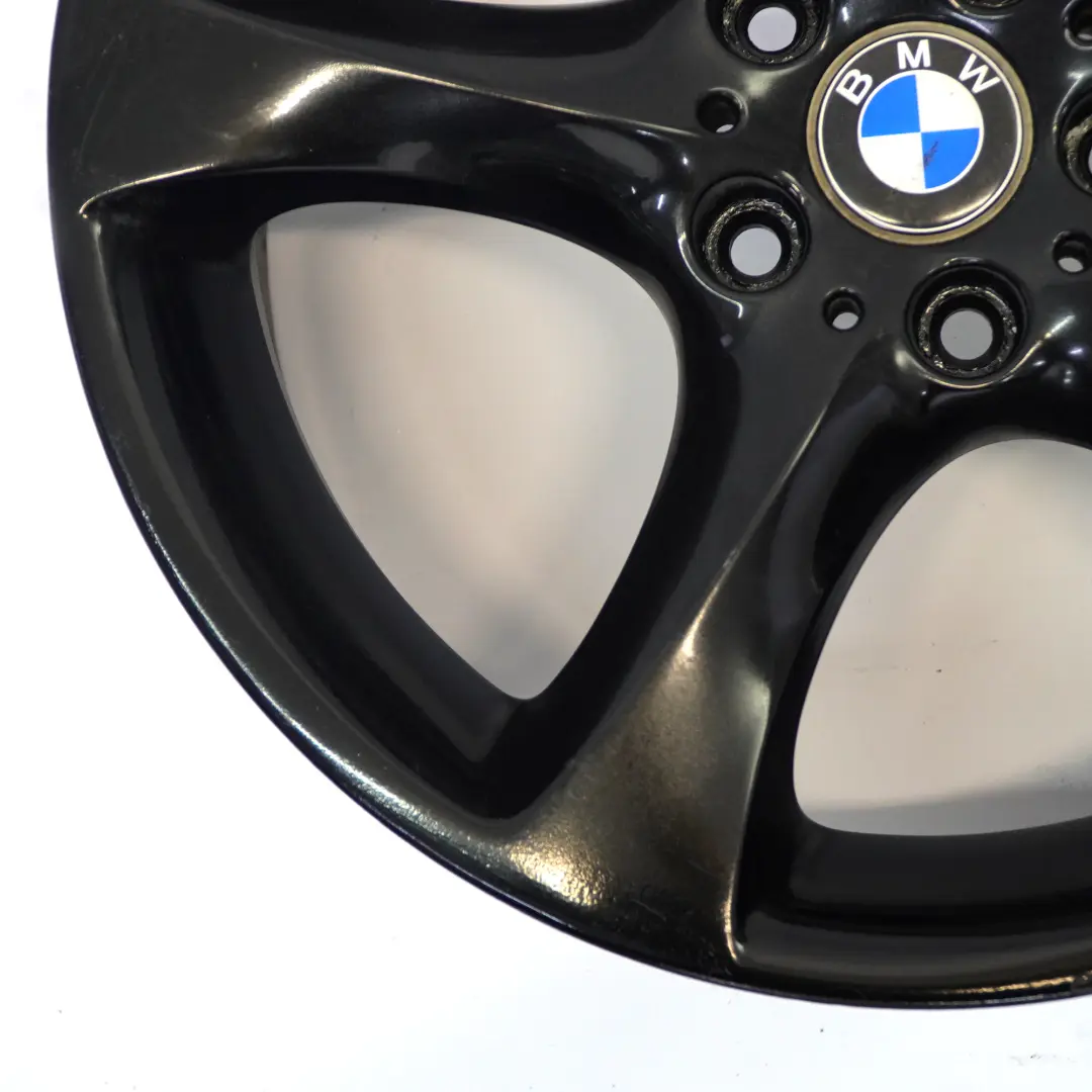Czarna Felga Aluminiowa Przód 19" 8J ET:37 Star Spoke 230 do BMW E90 E91 E92 o numerze 6774724 BMW E90 E91 E92 Czarna Felga Aluminiowa Przód 19" 8J ET:37 Star Spoke 230 - SKU 6774724-6 - Numer Części 6774724