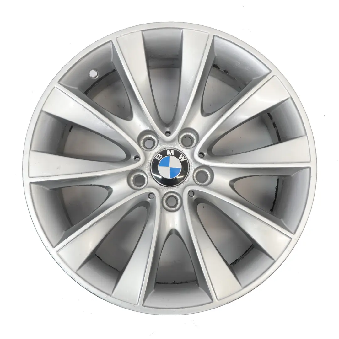 Cerchio in lega argento 18" BMW F01 F02 F07 F12 F13 V-Spoke 425 8J ET:30 per con numero di parte 6851075 Cerchio in lega argento 18" BMW F01 F02 F07 F12 F13 V-Spoke 425 8J ET:30 - SKU 6851075-2 - Numero di parte 6851075