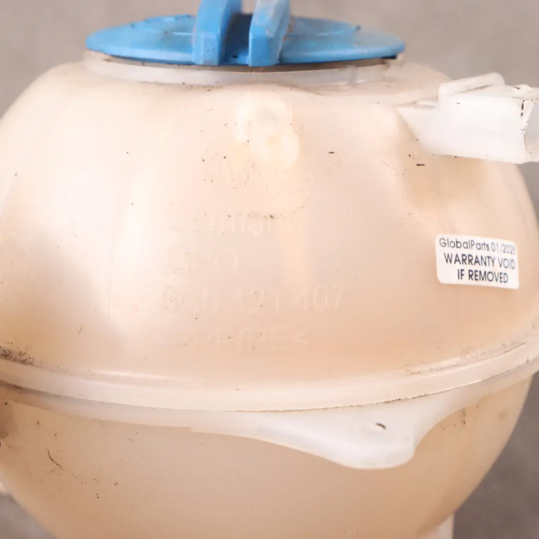 Depósito de Expansión Botella de Agua Refrigerante para Audi A1 8X 1.6 TDI con número de pieza 6C0121407 Audi A1 8X 1.6 TDI Depósito de Expansión Botella de Agua Refrigerante - SKU 6C0121407 - Número de pieza 6C0121407