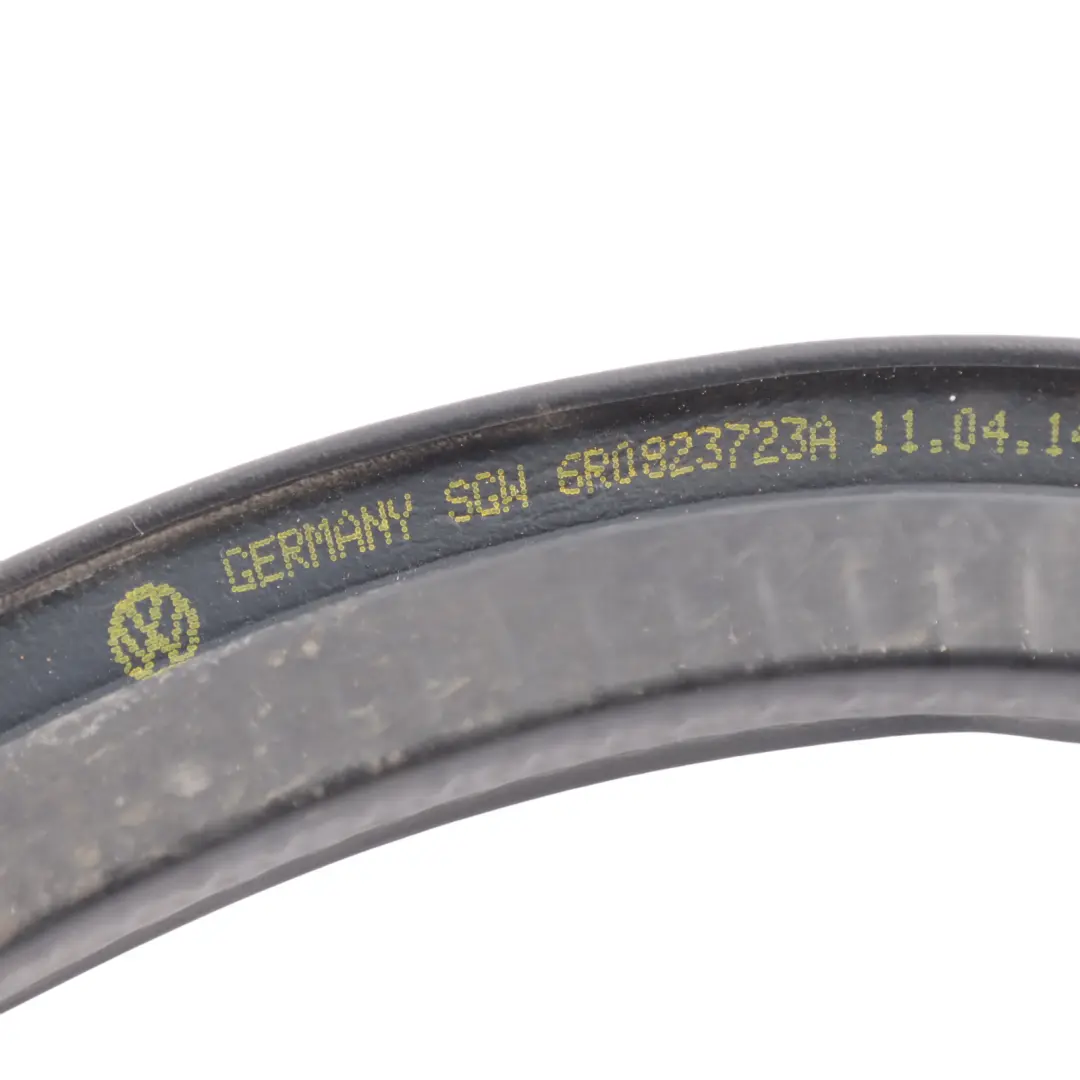 Uszczelka Podszybia Komory Maski Gumowa do Audi A1 8X o numerze 6R0823723A Audi A1 8X Uszczelka Podszybia Komory Maski Gumowa - SKU 6R0823723A - Numer Części 6R0823723A