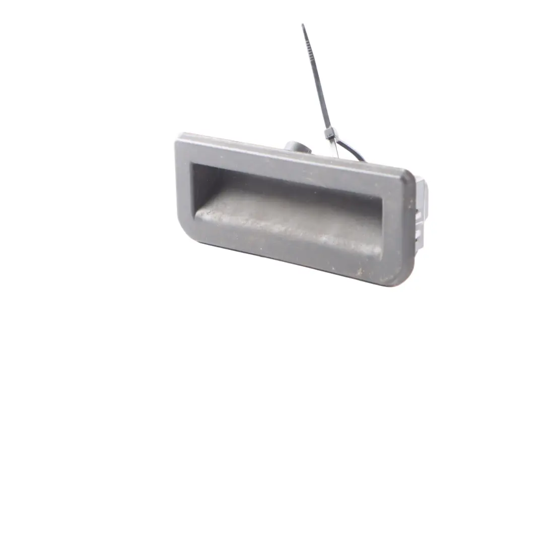 Volkswagen Audi Skoda Seat Koffer Raum Deckel Heckklappen Griff - SKU 6V0827566 - Teilenummer 6V0827566
