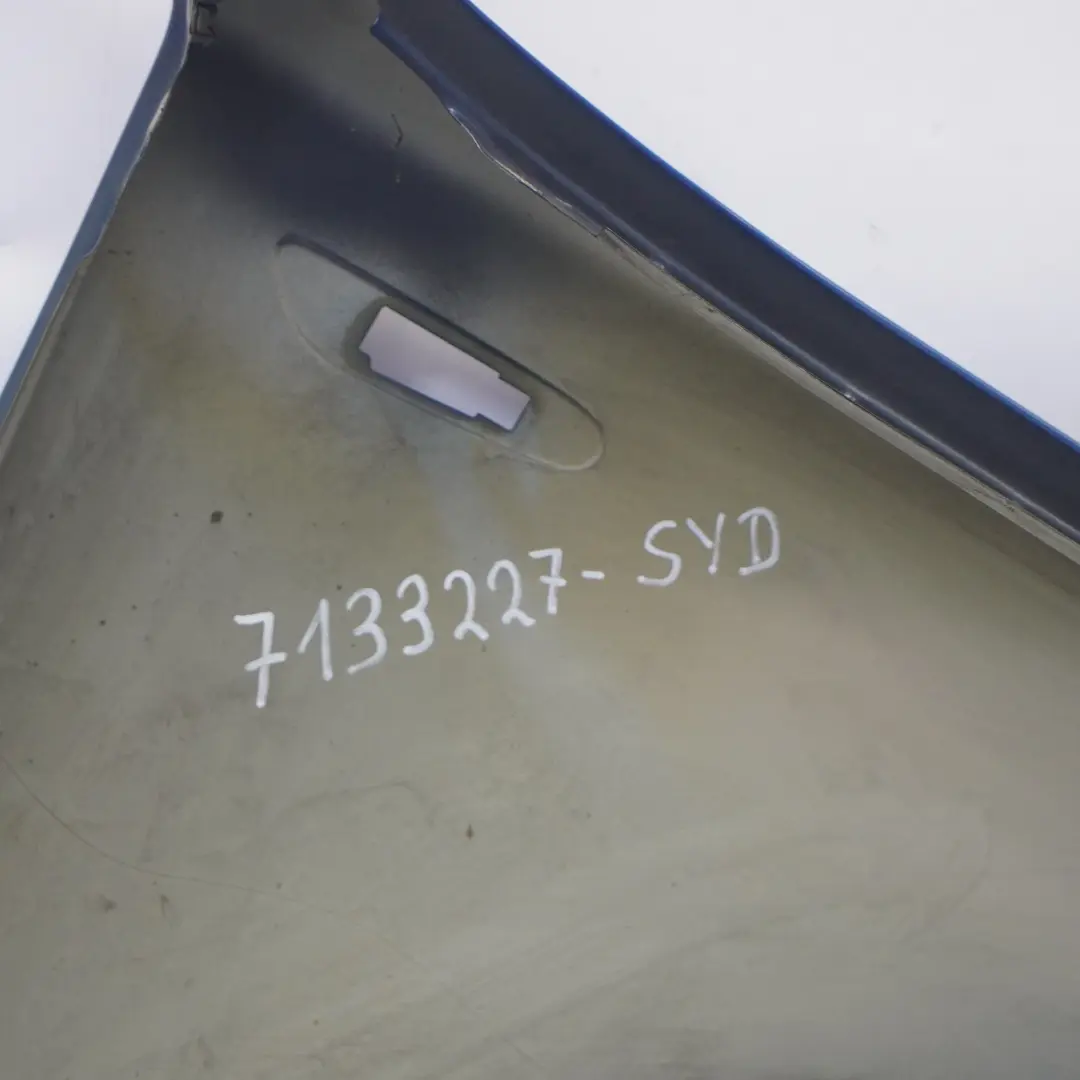 BMW E81 E87 Błotnik Lewy Przedni Sydneyblau Niebieski Metalik - A19 - SKU 7133227-SYD - Numer Części 7133227