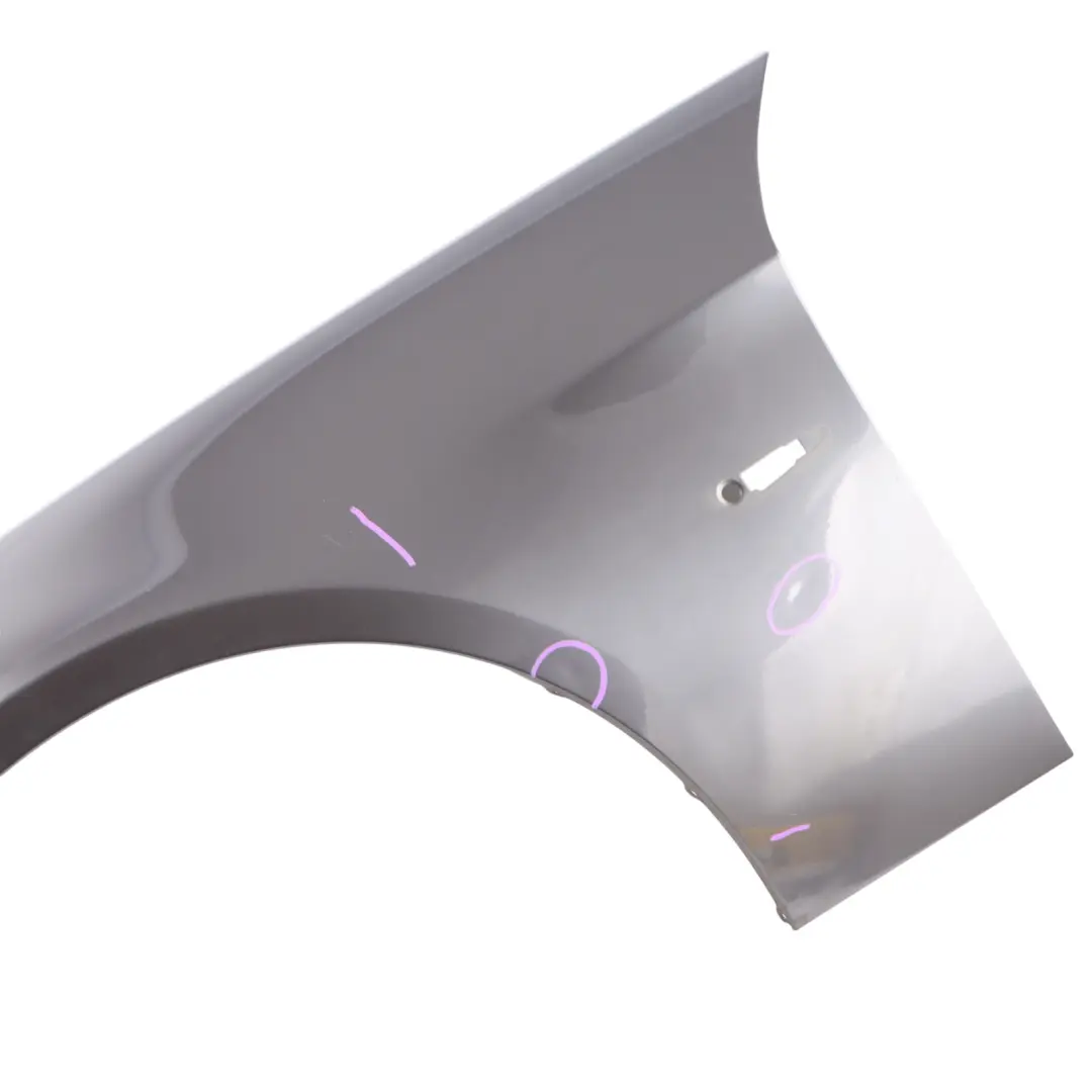 Aleta Delantera Izquierda Grafito Brillante - A22 para BMW E90 E91 con número de pieza 7135679 BMW E90 E91 Aleta Delantera Izquierda Grafito Brillante - A22 - SKU 7135679-SG2 - Número de pieza 7135679