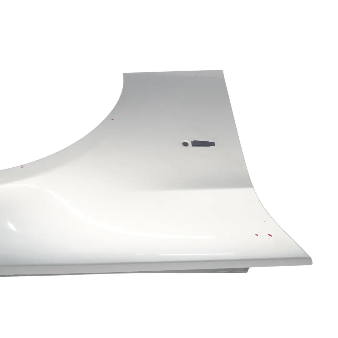 Panel lateral guardabarros ala delantera derecha Titansilber - 354 para BMW E90 E91 con número de pieza 7135680 BMW E90 E91 Panel lateral guardabarros ala delantera derecha Titansilber - 354 - SKU 7135680-TS2 - Número de pieza 7135680