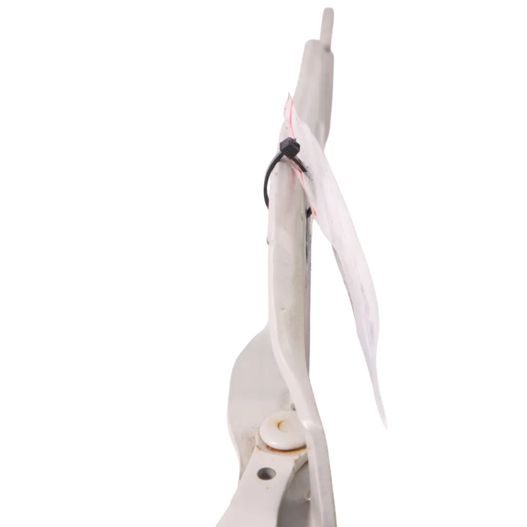 Maletero Trasero Bisagra Trasera Izquierda Titan Plata - 354 para BMW E82 E88 con número de pieza 7166751 BMW E82 E88 Maletero Trasero Bisagra Trasera Izquierda Titan Plata - 354 - SKU 7166751-TS - Número de pieza 7166751