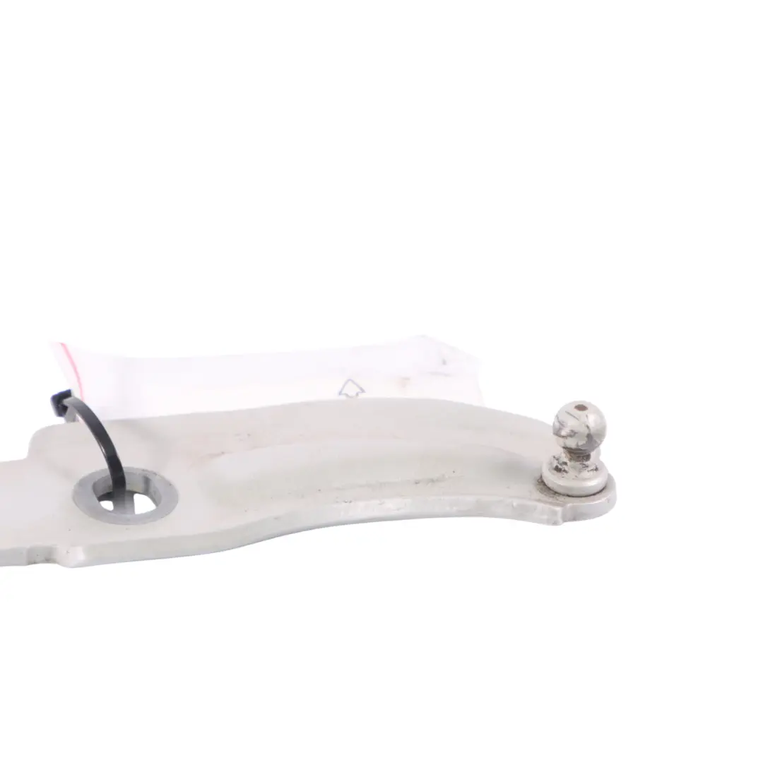 Maletero Portón Trasero Derecho Bisagra Titan Plata - 354 para BMW E82 E88 con número de pieza 7166752 BMW E82 E88 Maletero Portón Trasero Derecho Bisagra Titan Plata - 354 - SKU 7166752-TS - Número de pieza 7166752