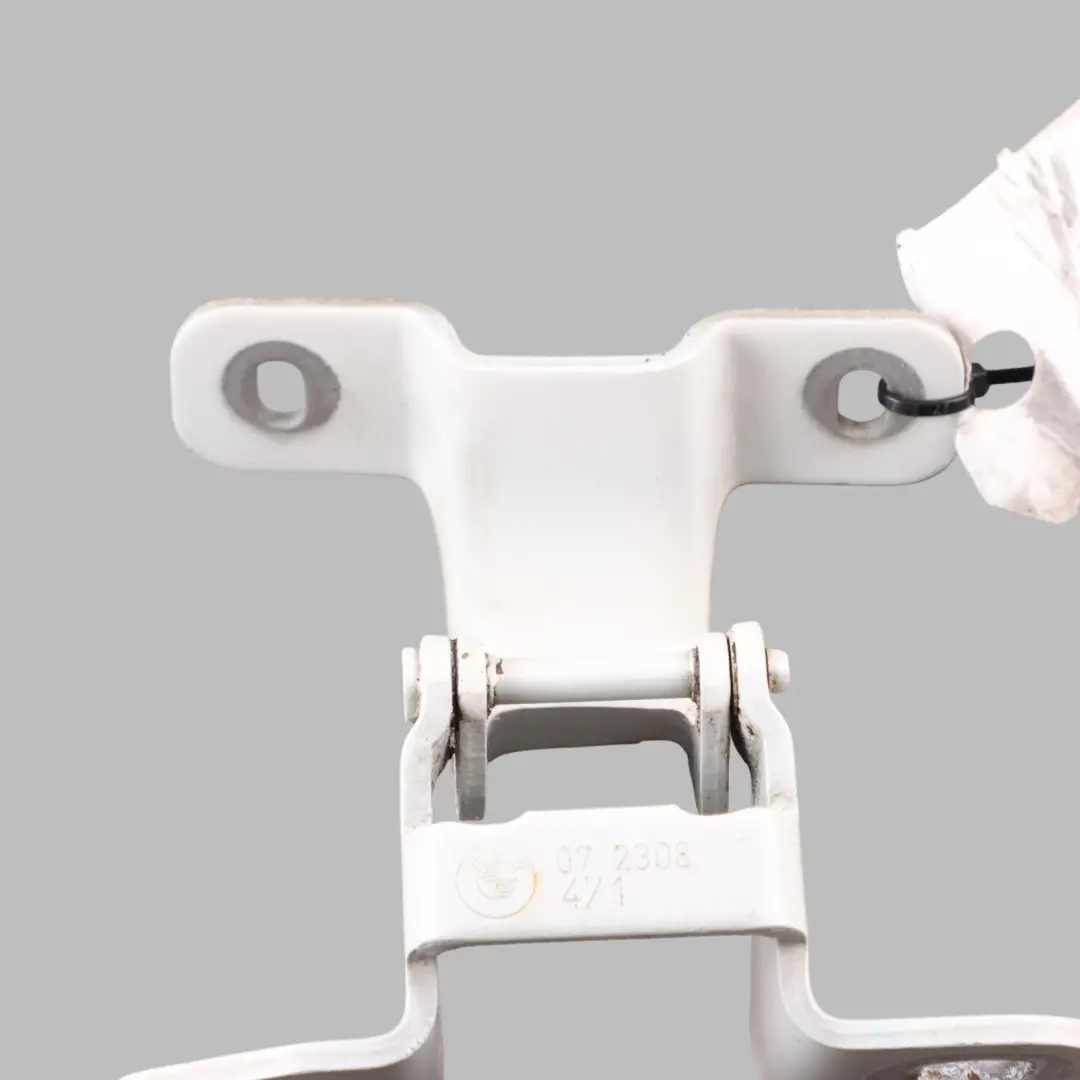 Folding Roof Top Flap Hinge Left N/S Alpinweiss White - 300 to BMW E88 with Part number 7208713 BMW E88 Folding Roof Top Flap Hinge Left N/S Alpinweiss White - 300 - SKU 7208713-AW - Part number 7208713