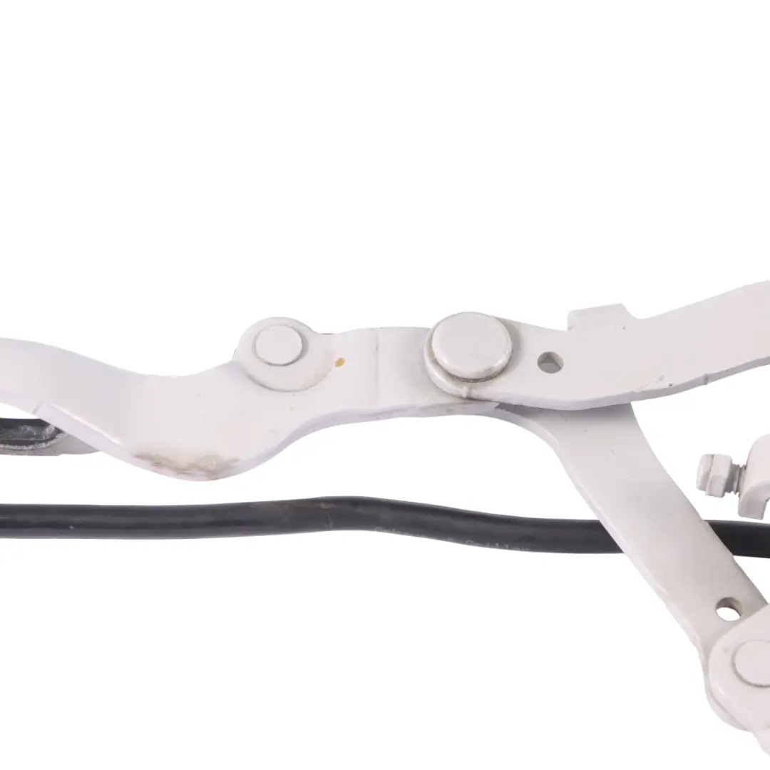 Cofano motore Cerniera anteriore sinistra Titan Silver - 354 per BMW E90 E91 E92 con numero di parte 7210677 BMW E90 E91 E92 Cofano motore Cerniera anteriore sinistra Titan Silver - 354 - SKU 7210677-TS - Numero di parte 7210677