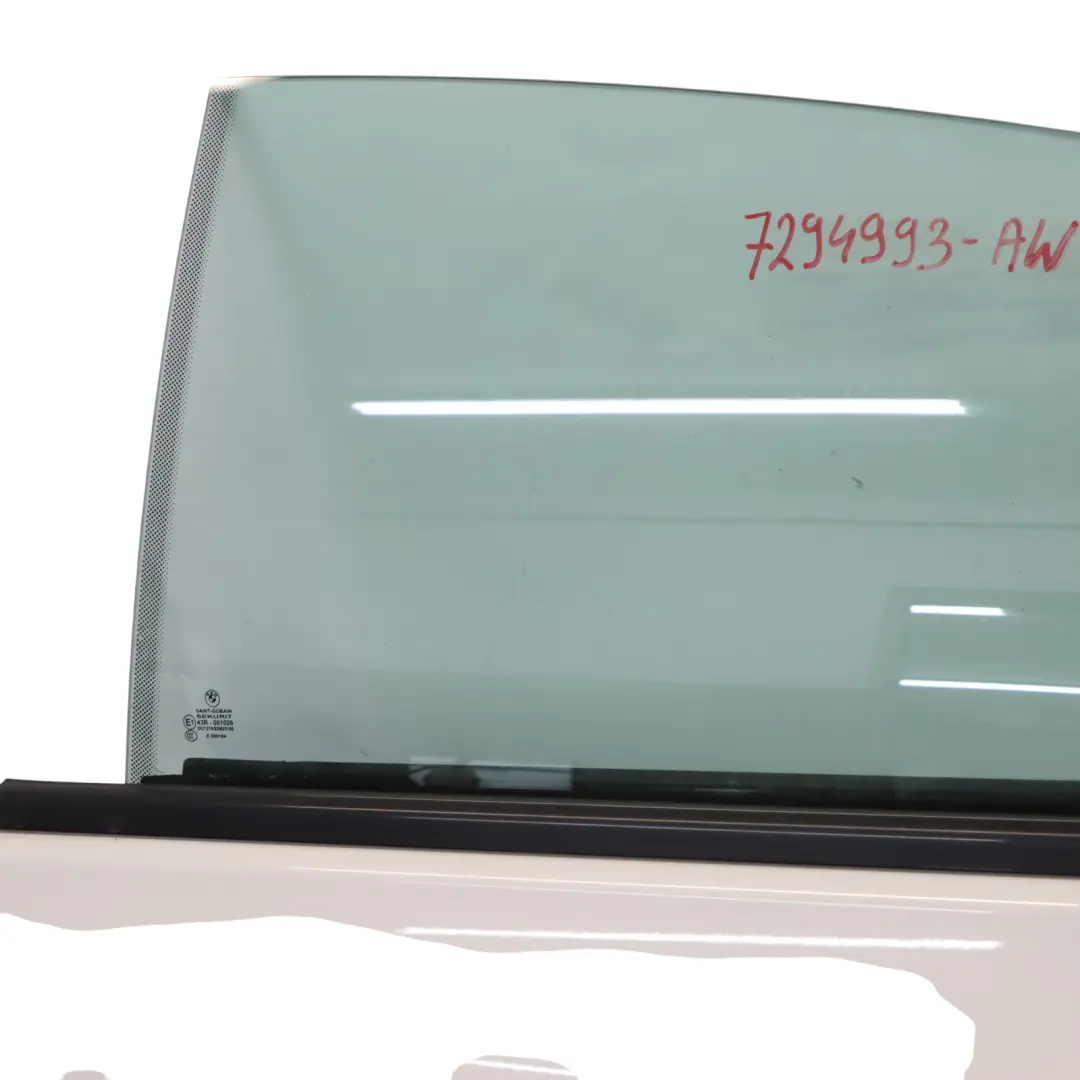 Porta posteriore sinistra Alpinweiss Alpine White 3 - 300 per BMW F06 con numero di parte 7294993 BMW F06 Porta posteriore sinistra Alpinweiss Alpine White 3 - 300 - SKU 7294993-AW - Numero di parte 7294993