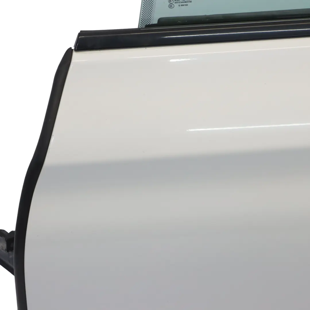 Porta posteriore sinistra Alpinweiss Alpine White 3 - 300 per BMW F06 con numero di parte 7294993 BMW F06 Porta posteriore sinistra Alpinweiss Alpine White 3 - 300 - SKU 7294993-AW - Numero di parte 7294993