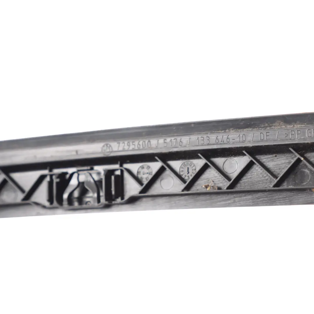 Finisher Boot Water Canal Roof Gap to BMW F34 Rear with Part number 7295600 BMW F34 Rear Finisher Boot Water Canal Roof Gap - SKU 7295600 - Part number 7295600