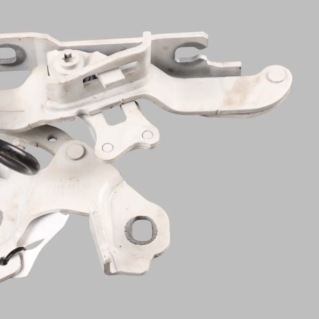 Hood Hinge Left N/S Bonnet Alpinweiss 3 White - 300 to BMW E82 E88 Engine with Part number 7325869 BMW E82 E88 Engine Hood Hinge Left N/S Bonnet Alpinweiss 3 White - 300 - SKU 7325869-AW - Part number 7325869