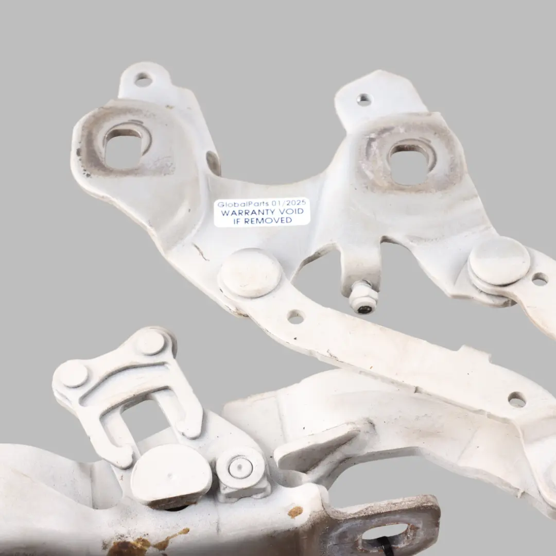 Hood Hinge Right O/S Bonnet Alpinweiss 3 White - 300 to BMW E82 E88 Engine with Part number 7325870 BMW E82 E88 Engine Hood Hinge Right O/S Bonnet Alpinweiss 3 White - 300 - SKU 7325870-AW - Part number 7325870