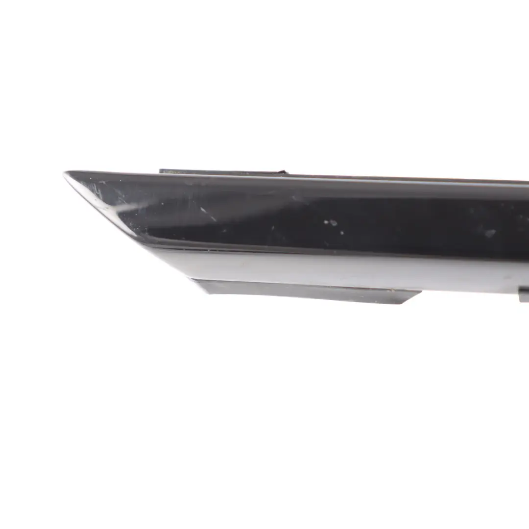 Cubierta Conducto Tira Exterior Puerta Delantera Derecha para BMW F34 GT con número de pieza 7401740 BMW F34 GT Cubierta Conducto Tira Exterior Puerta Delantera Derecha - SKU 7401740 - Número de pieza 7401740