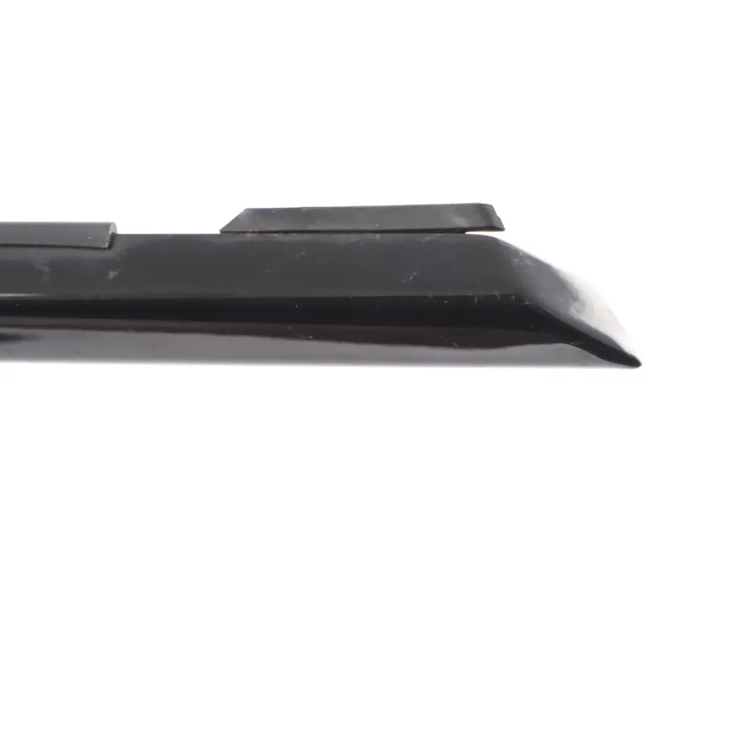 Cubierta Conducto Tira Exterior Puerta Delantera Derecha para BMW F34 GT con número de pieza 7401740 BMW F34 GT Cubierta Conducto Tira Exterior Puerta Delantera Derecha - SKU 7401740 - Número de pieza 7401740