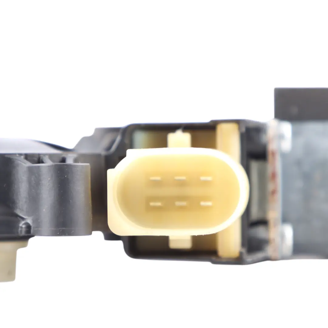 Motore Alzacristallo Anteriore Sinistro per Mini Cooper Countryman F60 con numero di parte 7413049 Mini Cooper Countryman F60 Motore Alzacristallo Anteriore Sinistro - SKU 7413049 - Numero di parte 7413049