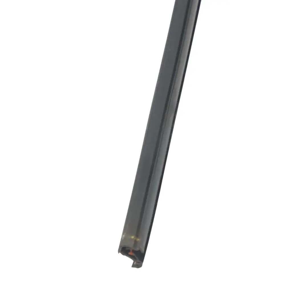 X4M F98 Joint Vitrage Porte Avant Droite Guide Frame Seal Trim pour BMW à propos du numéro de pièce 7416496 BMW X4M F98 Joint Vitrage Porte Avant Droite Guide Frame Seal Trim - SKU 7416496 - Numéro de pièce 7416496