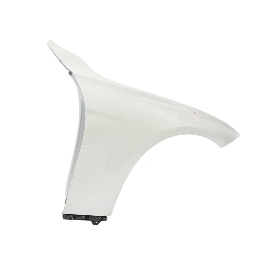 Aile Latérale Avant Droite Mineral White Metallic - A96 pour BMW F30 F31 à propos du numéro de pièce 7438440 BMW F30 F31 Aile Latérale Avant Droite Mineral White Metallic - A96 - SKU 7438440-MW1 - Numéro de pièce 7438440