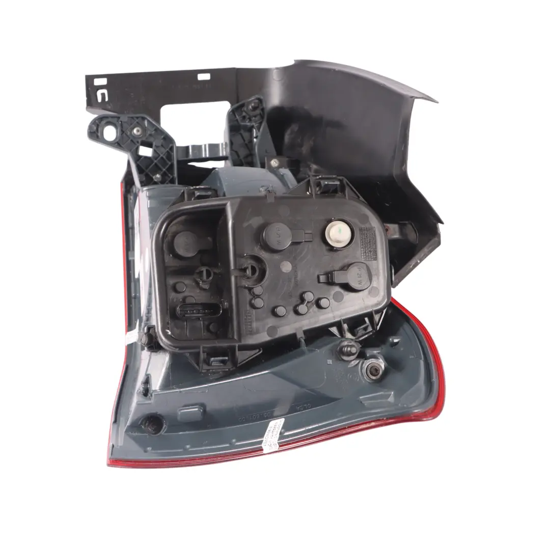 Lampa Tylna w Błotnik Lewa LED do BMW F20 F21 LCI o numerze 7456501 BMW F20 F21 LCI Lampa Tylna w Błotnik Lewa LED - SKU 7456501-2 - Numer Części 7456501