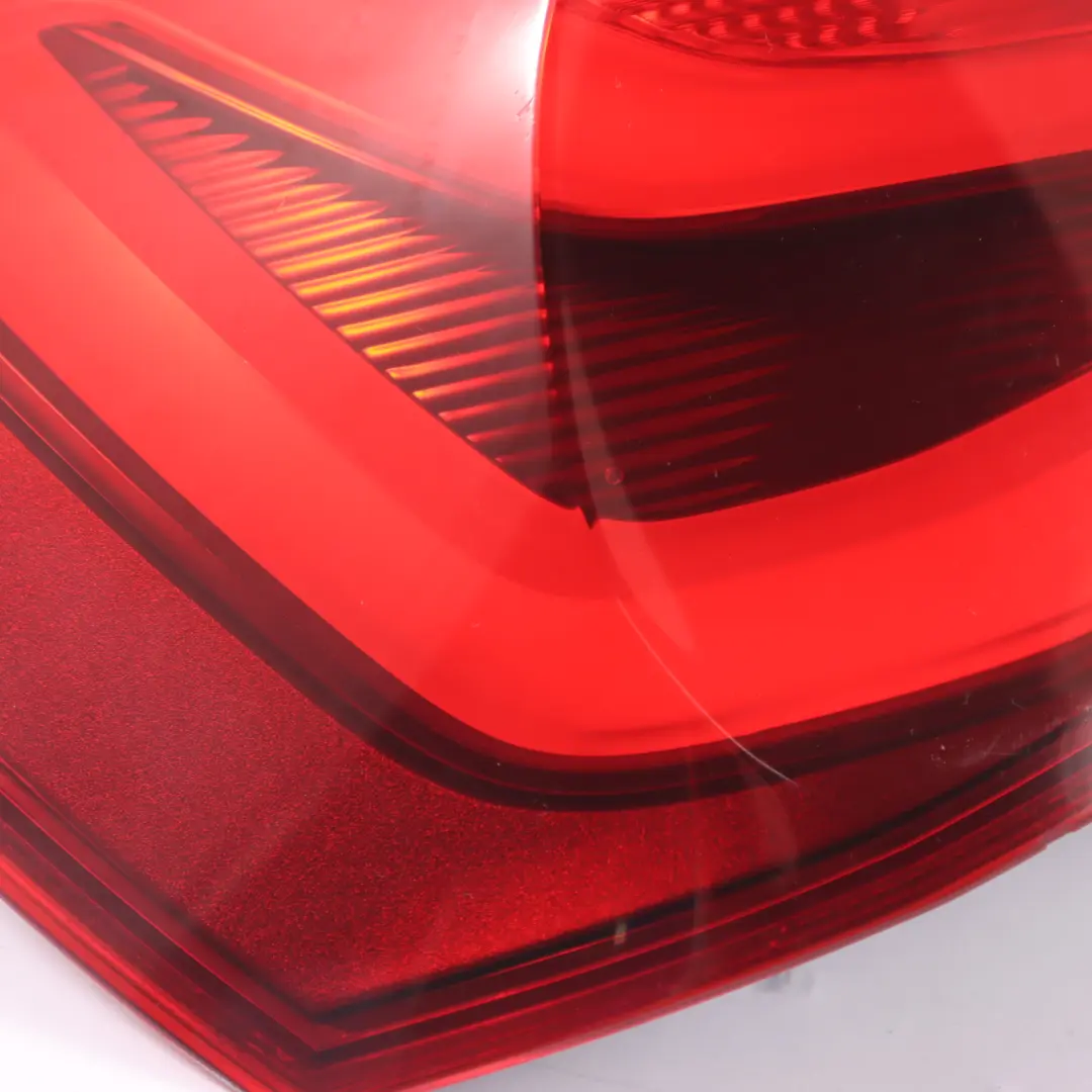 Feu arrière dans le panneau latéral gauche pour BMW F20 F21 LCI à propos du numéro de pièce 7456501 BMW F20 F21 LCI Feu arrière dans le panneau latéral gauche - SKU 7456501-2 - Numéro de pièce 7456501