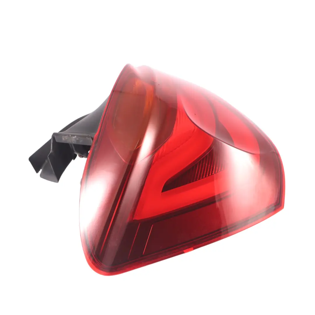 Feu arrière dans le panneau latéral gauche pour BMW F20 F21 LCI à propos du numéro de pièce 7456501 BMW F20 F21 LCI Feu arrière dans le panneau latéral gauche - SKU 7456501-2 - Numéro de pièce 7456501