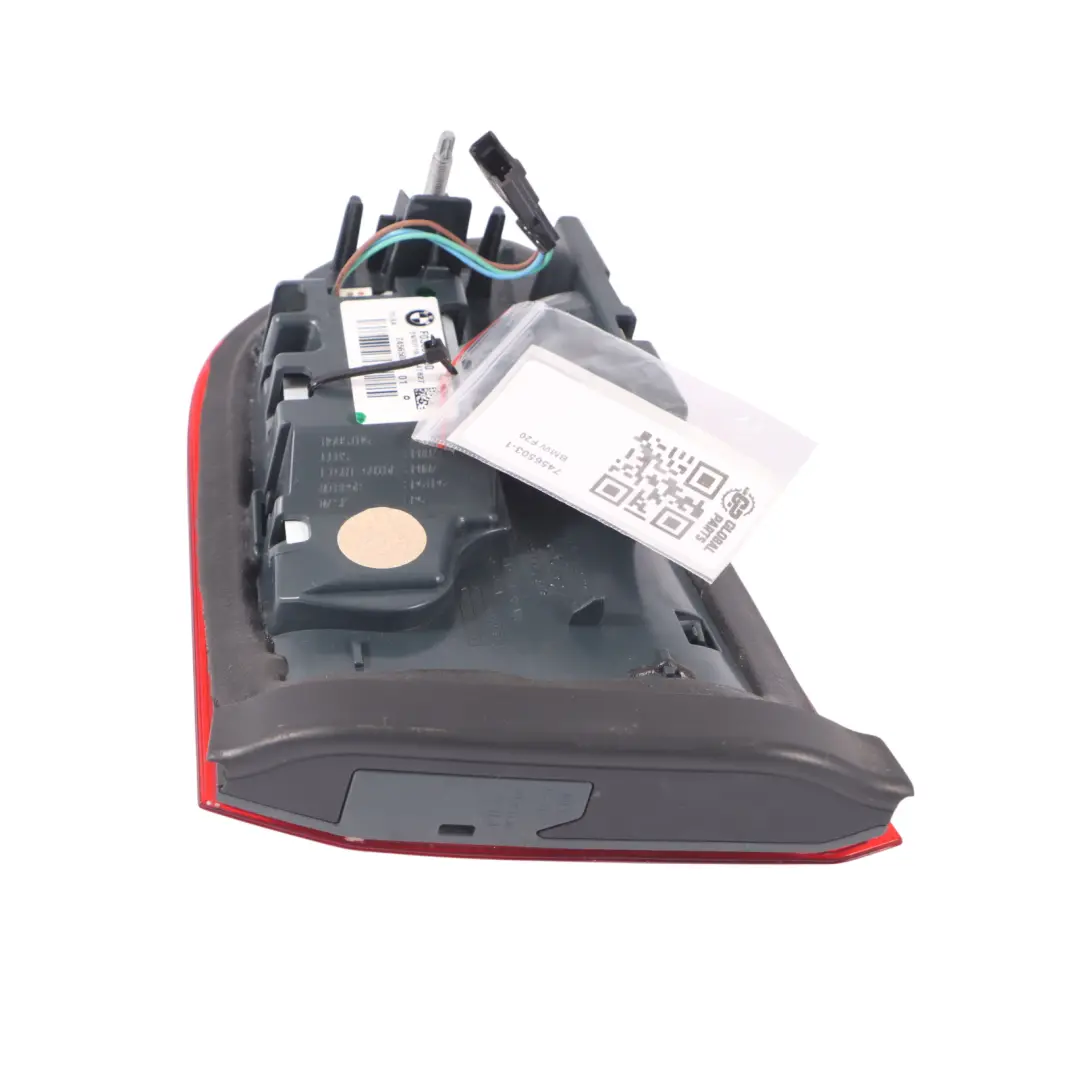 Lampa Lewa Tylna Lampa W Klapę Black Line do BMW F20 F21 LCI o numerze 7456503 BMW F20 F21 LCI Lampa Lewa Tylna Lampa W Klapę Black Line - SKU 7456503-1 - Numer Części 7456503