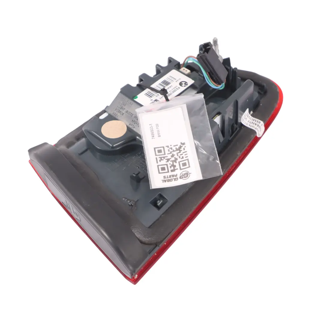 Lampa Lewa Tylna Lampa W Klapę Black Line do BMW F20 F21 LCI o numerze 7456503 BMW F20 F21 LCI Lampa Lewa Tylna Lampa W Klapę Black Line - SKU 7456503-1 - Numer Części 7456503