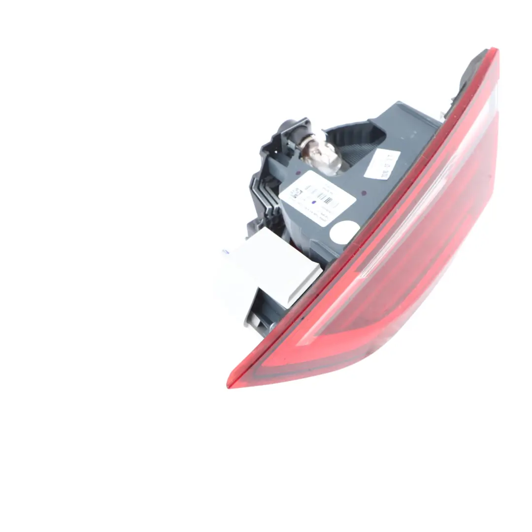 Luz Trasera Tapa En Maletero Derecha para BMW F46 LCI con número de pieza 7461610 BMW F46 LCI Luz Trasera Tapa En Maletero Derecha - SKU 7461610 - Número de pieza 7461610