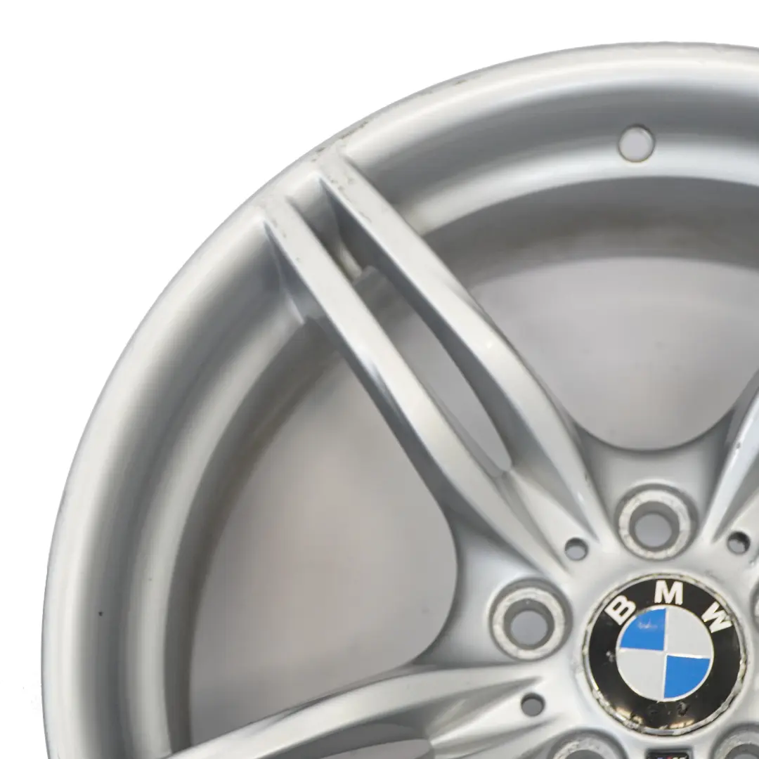 Silberne Leicht metall felge hinten 19" 9J M Doppelspeiche für BMW Z4 E89 mit Teilenummer 7842136 BMW Z4 E89 Silberne Leicht metall felge hinten 19" 9J M Doppelspeiche - SKU 7842136-1 - Teilenummer 7842136
