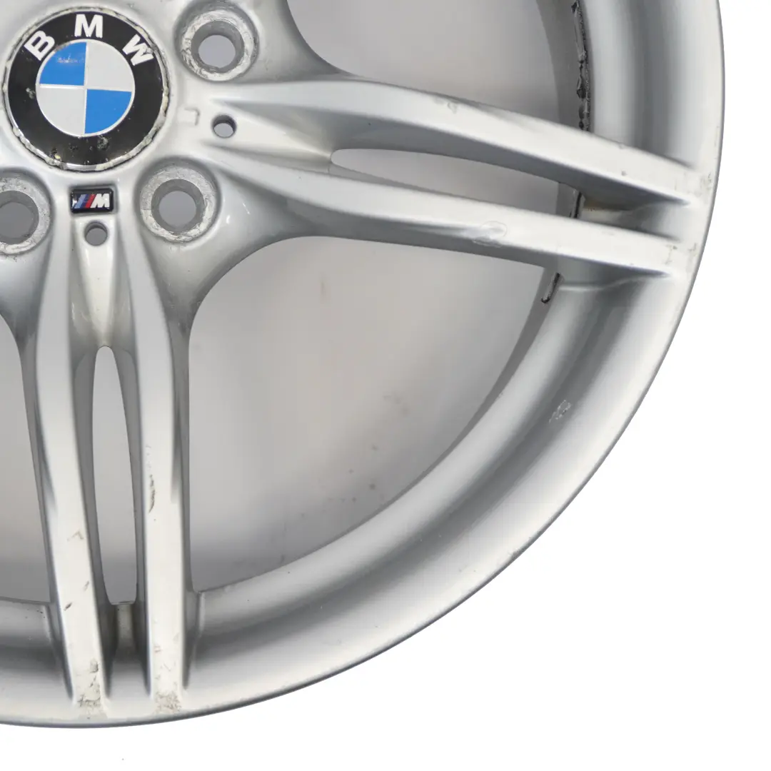 Silberne Leicht metall felge hinten 19" 9J M Doppelspeiche für BMW Z4 E89 mit Teilenummer 7842136 BMW Z4 E89 Silberne Leicht metall felge hinten 19" 9J M Doppelspeiche - SKU 7842136-1 - Teilenummer 7842136