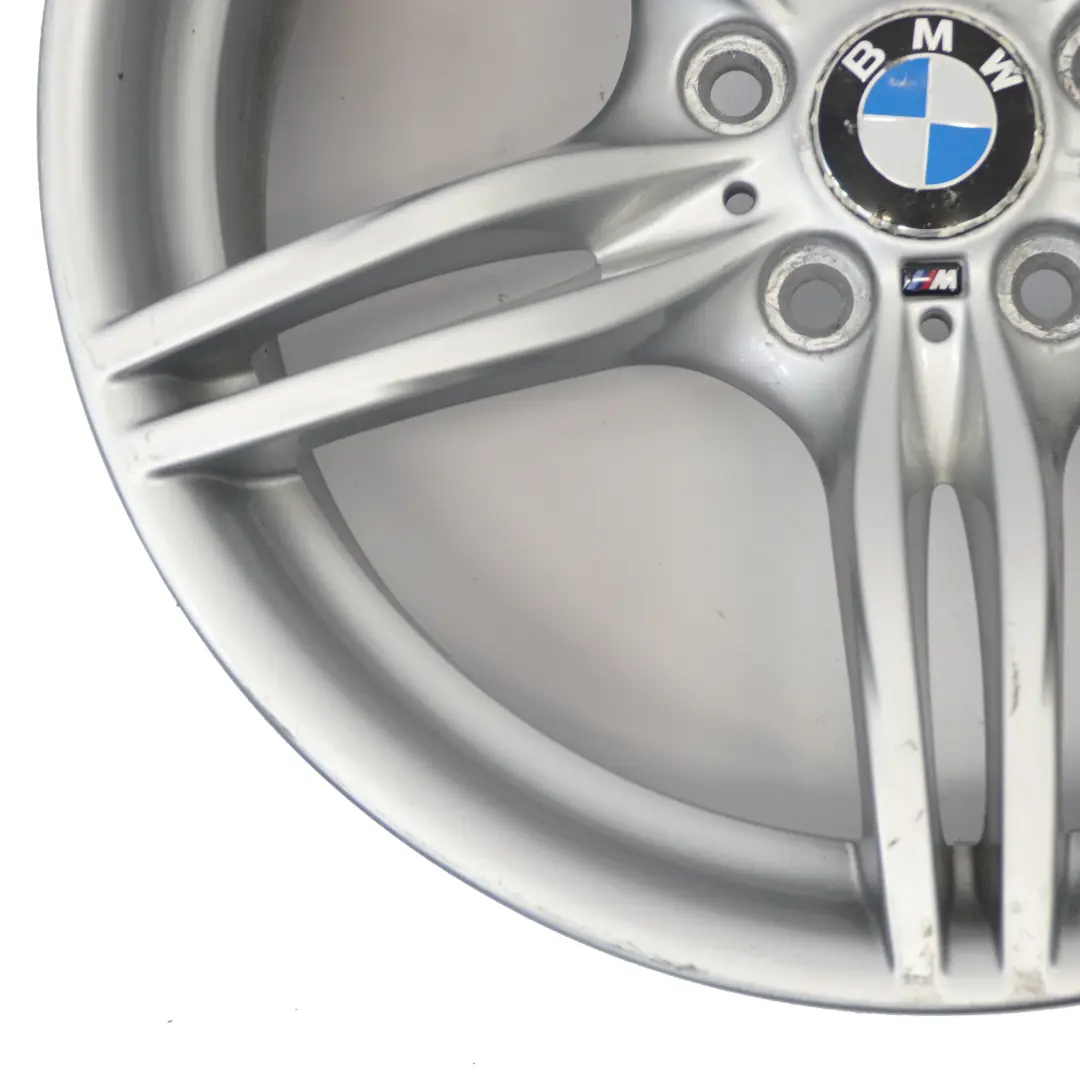 Silberne Leicht metall felge hinten 19" 9J M Doppelspeiche für BMW Z4 E89 mit Teilenummer 7842136 BMW Z4 E89 Silberne Leicht metall felge hinten 19" 9J M Doppelspeiche - SKU 7842136-1 - Teilenummer 7842136