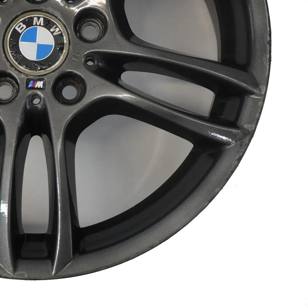 Jante avant grise en alliage 18" 7,5J M a double rayon 261 pour BMW E81 E87 à propos du numéro de pièce 7842607 BMW E81 E87 Jante avant grise en alliage 18" 7,5J M a double rayon 261 - SKU 7842607-1 - Numéro de pièce 7842607