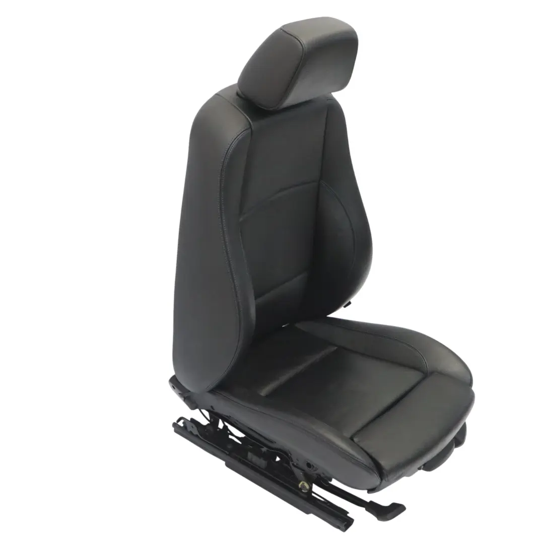 Fotel Przedni Lewy Przód Skóra Boston Czarny do BMW E88 Convertible M Sport o numerze 8053969 BMW E88 Convertible M Sport Fotel Przedni Lewy Przód Skóra Boston Czarny - SKU 8053969-3 - Numer Części 8053969