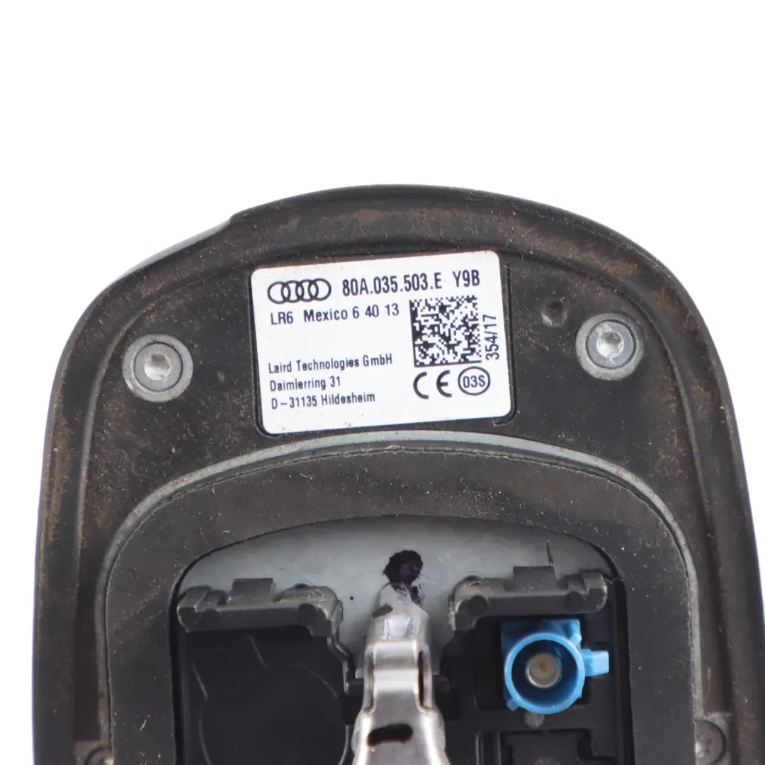 Audi Q5 FY Antena Amplificador Techo Tiburón Mítico Negro Y9T - SKU 80A035503E-MYB - Número de pieza 80A035503E